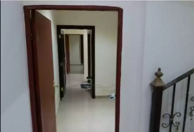 Wohn Klaar eigendom 1 Schlafzimmer U/F Wohnung  zu vermieten in Al Sadd , Doha #15963 - 1  image 